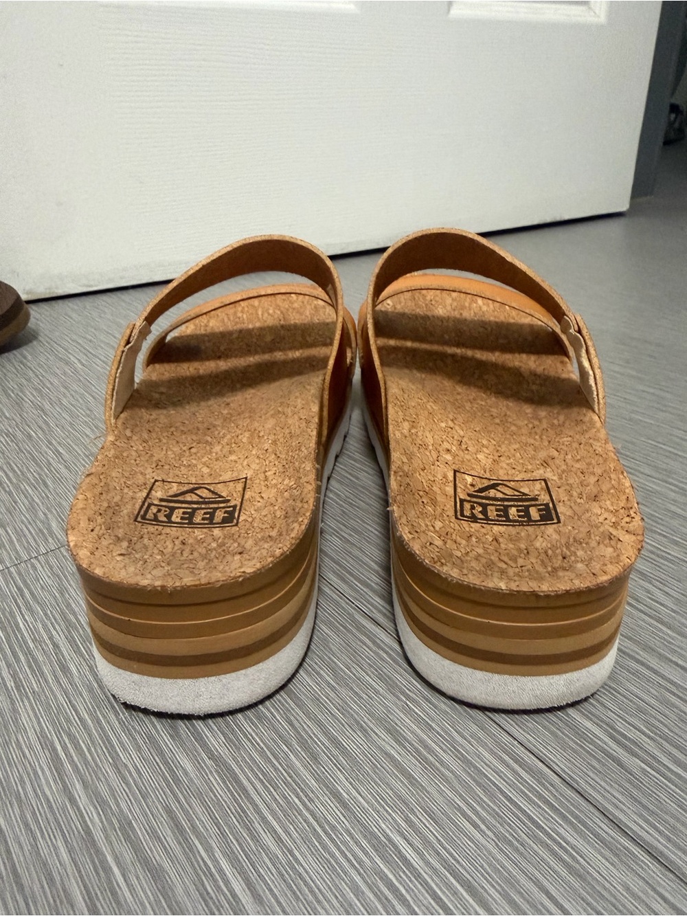 Reef Cushion Vista Hi Platform Slide Sandals Tan Cork Women’s 7 - Picture 5 of 9